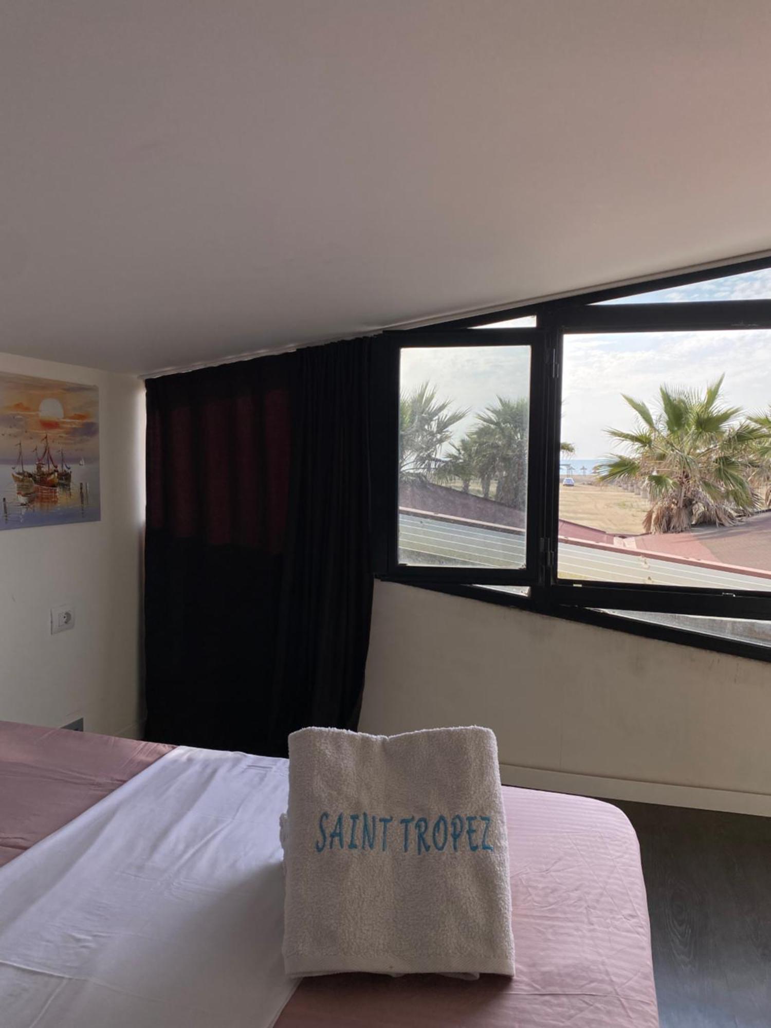 Saint Tropez Durres Hotel Bisht Kamez Exterior foto