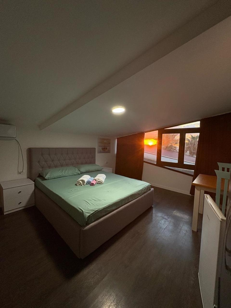 Saint Tropez Durres Hotel Bisht Kamez Exterior foto