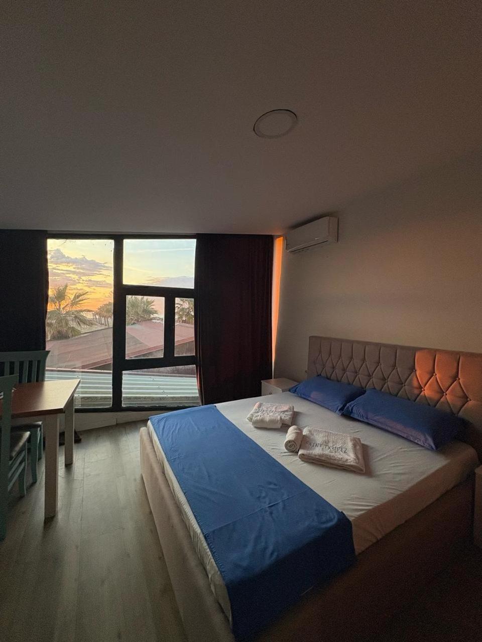 Saint Tropez Durres Hotel Bisht Kamez Exterior foto
